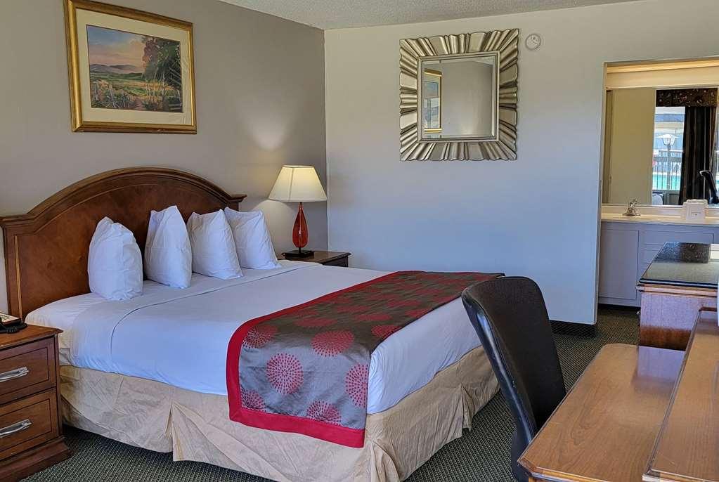 Ramada By Wyndham & Suites Warner Robins Habitación foto